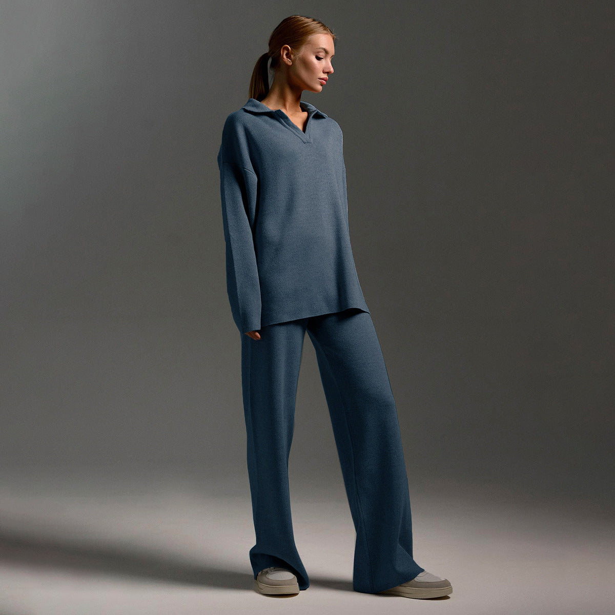 Women's polo-collar lounge set with long sleeves and wide-leg trousers