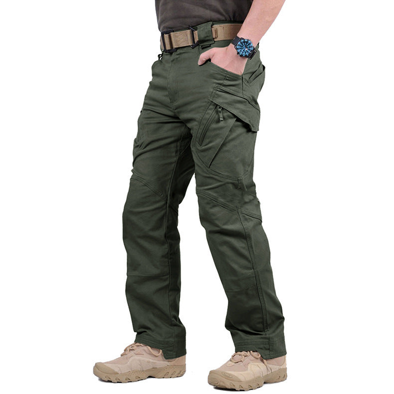 Men's tactical cargo trousers with utility pockets and articulated leg seams