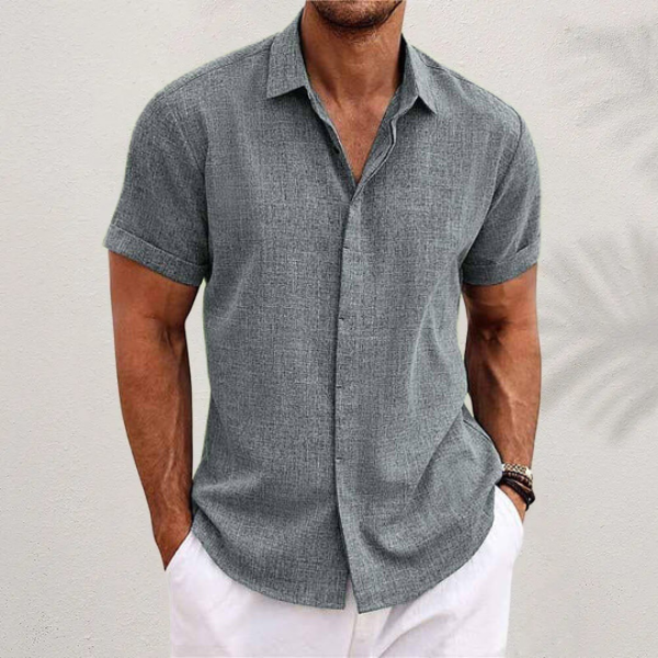 Men's short sleeve textured collared button shirt with curved hem