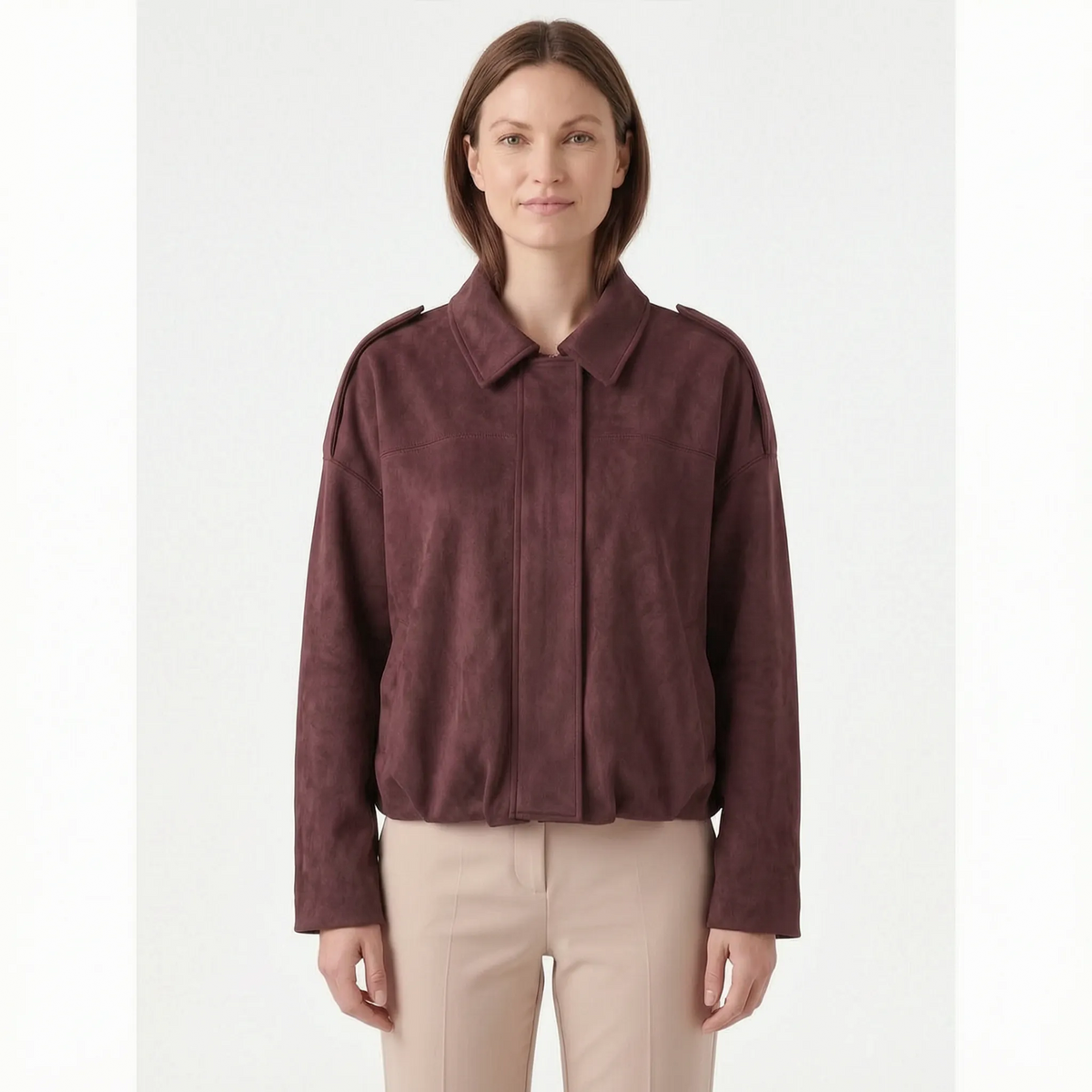 Women's oversized cropped collared jacket with long sleeves and zip front