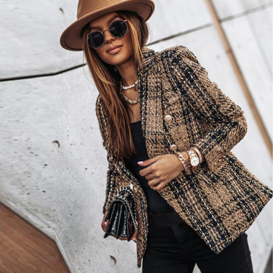 Women's checked blazer with long sleeves, lapels and button front