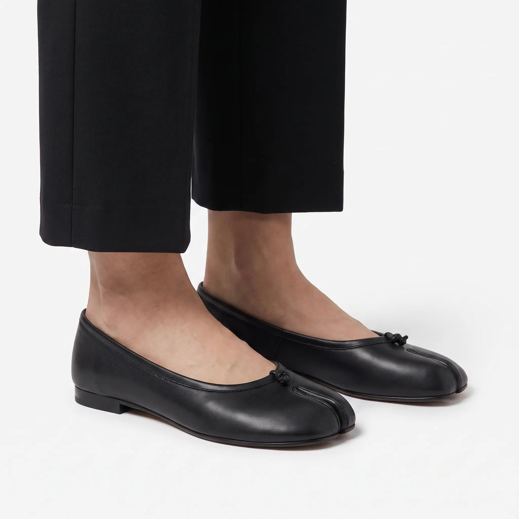 Women's split-toe ballet flats with small vamp ties and flat heels