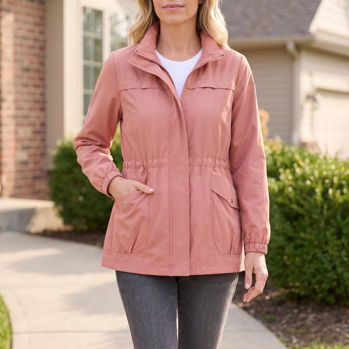 Women's lightweight utility jacket with mock collar, zip fastening and multiple pockets