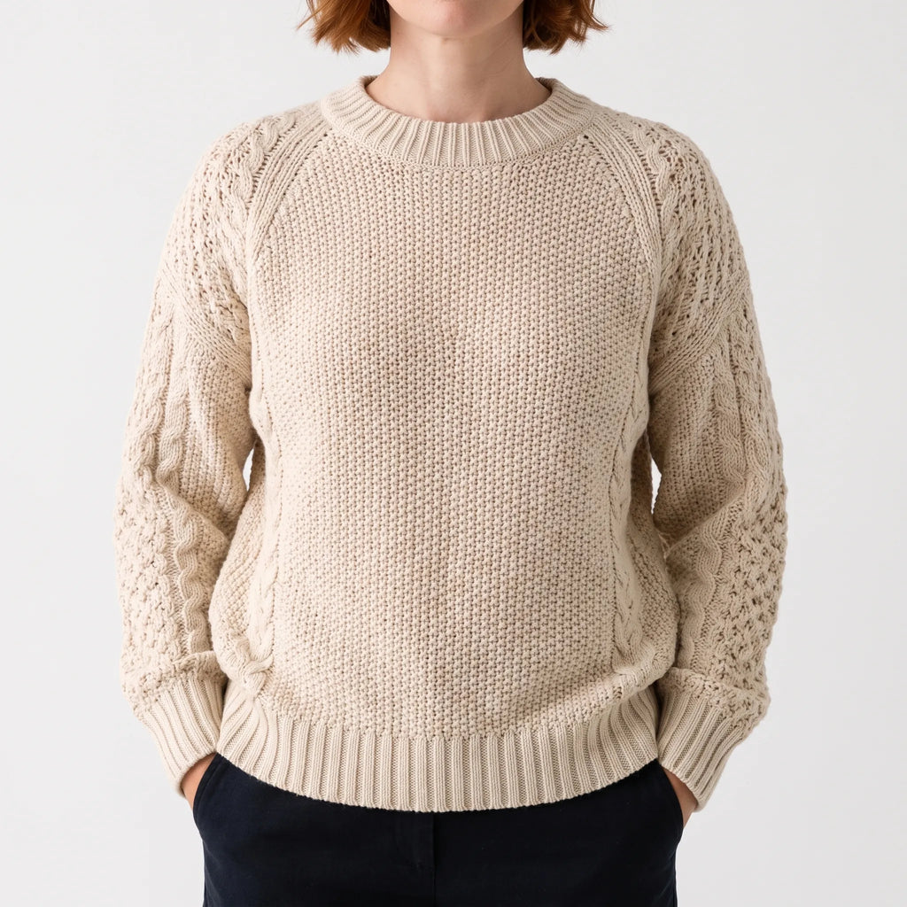 Women's textured knitted jumper with crew neck and long sleeves