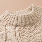 Women's textured knitted jumper with crew neck and long sleeves