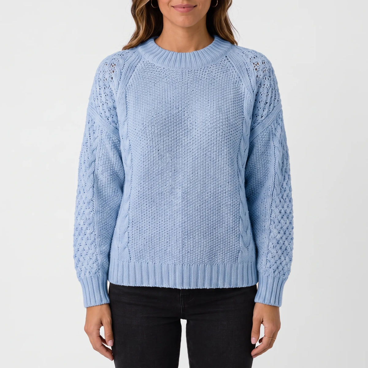 Women's textured knitted jumper with crew neck and long sleeves