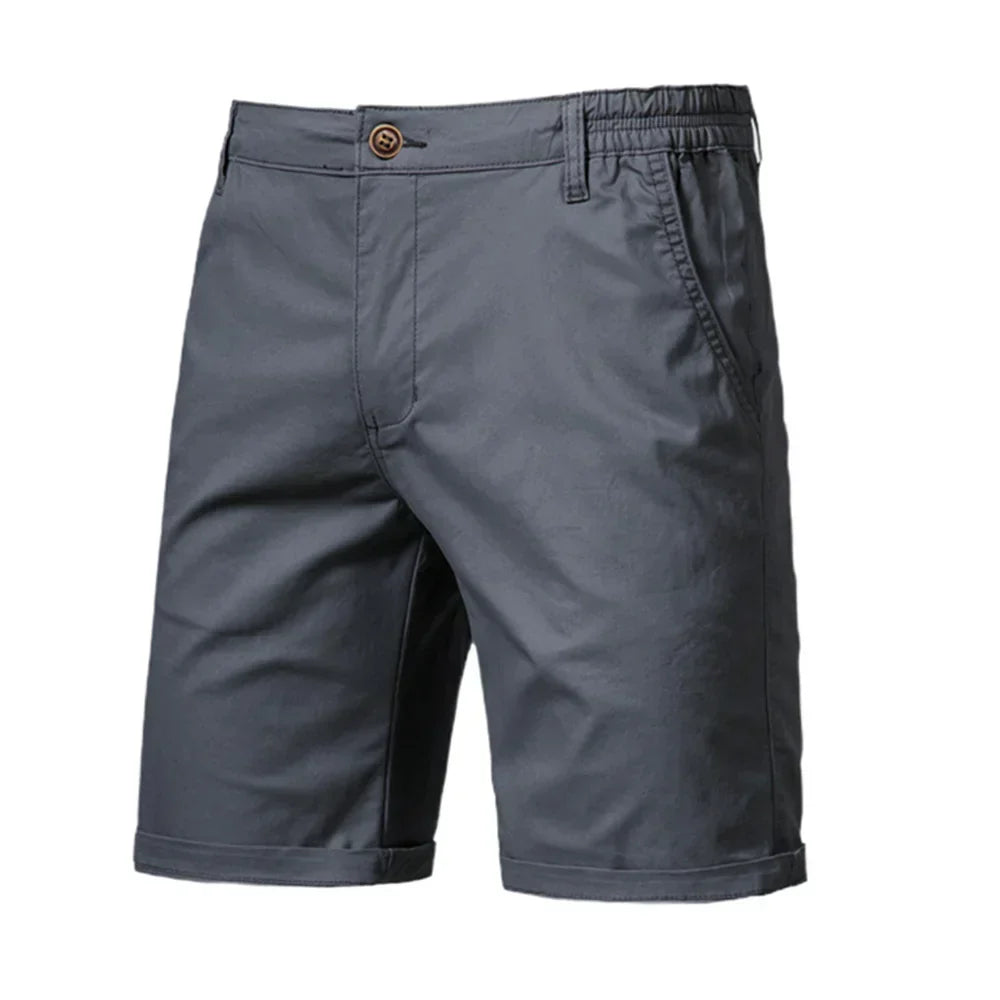 Men's chino shorts with button fastening, slant pockets and turn-up hems