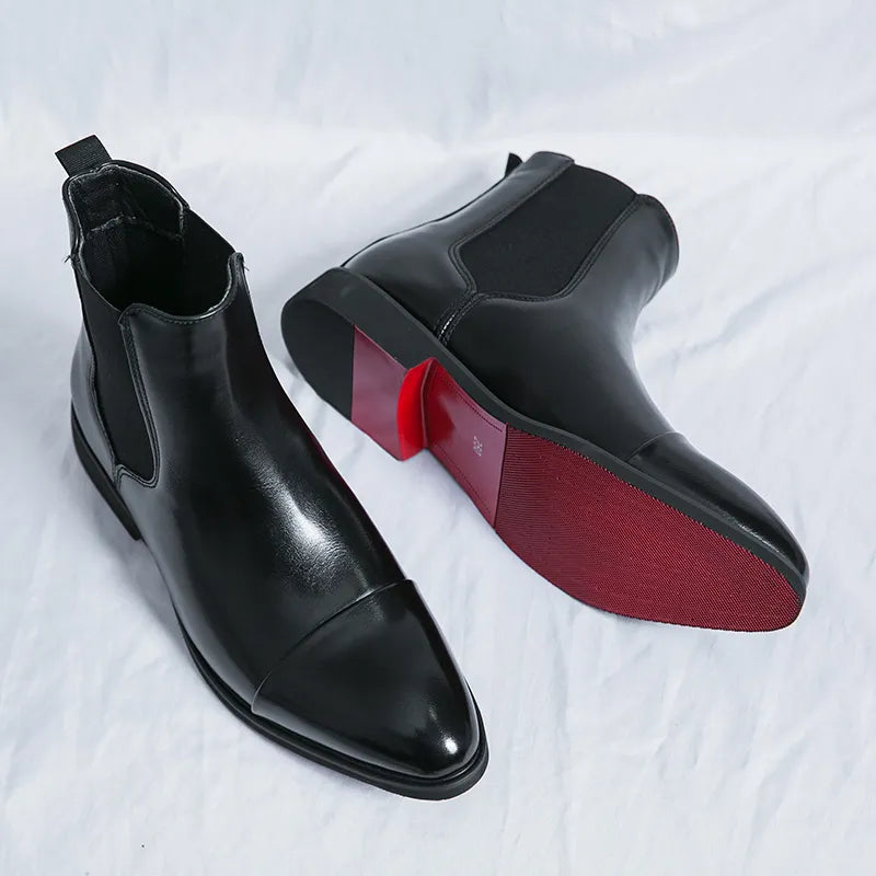 Men's pointed toe Chelsea boots with elastic side panels and low heels