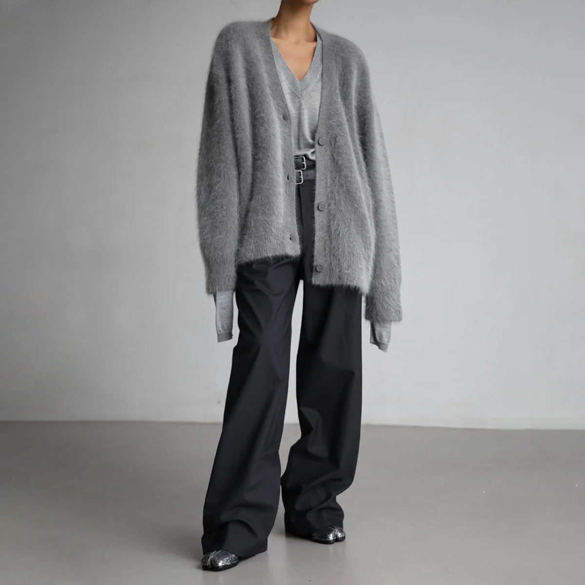 Women's textured knit cardigan with V-neckline, long sleeves and button front