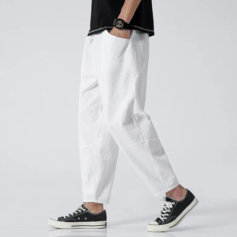 Men's wide cropped trousers with drawstring waist and side pockets