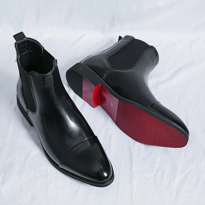 Men's pointed toe Chelsea boots with elastic side panels and low heels