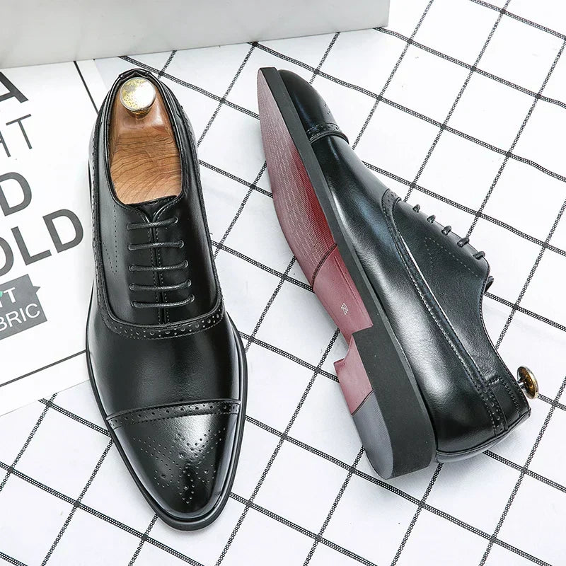 Men's Oxford brogue shoes with lace-up fastening and perforated detailing