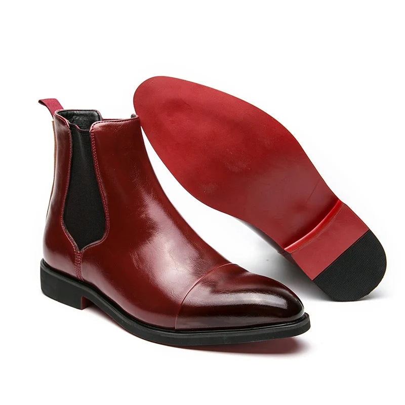 Men's pointed toe Chelsea boots with elastic side panels and low heels