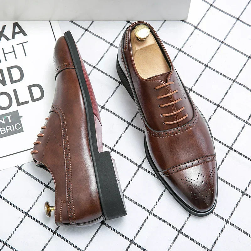 Men's Oxford brogue shoes with lace-up fastening and perforated detailing