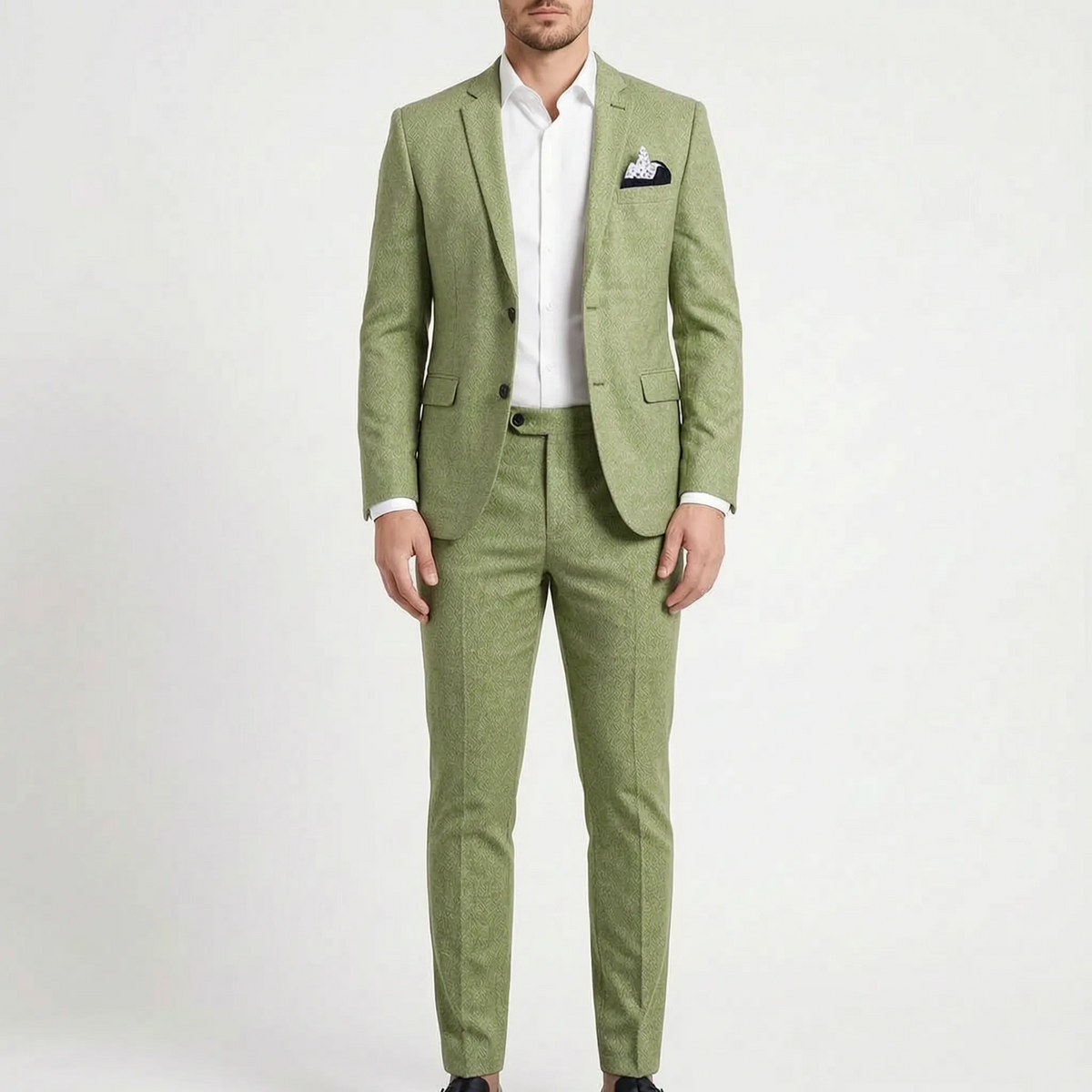 Men's slim fit two-piece suit with notch lapel blazer and matching trousers