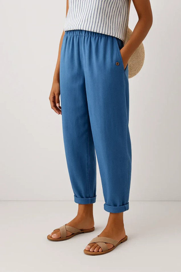 Women's plain cropped trousers with elasticated waist, side pockets and turn-up cuffs