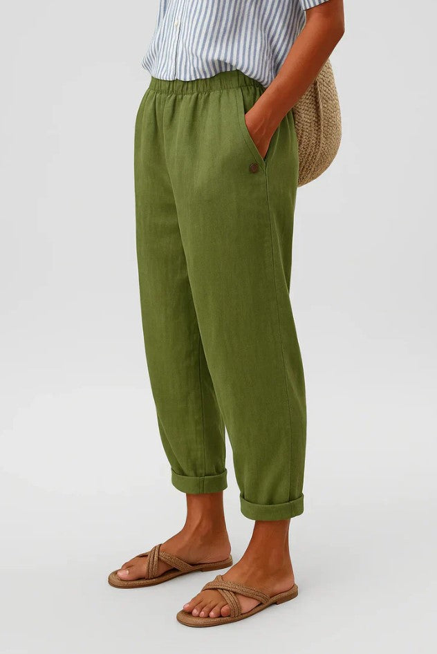Women's plain cropped trousers with elasticated waist, side pockets and turn-up cuffs