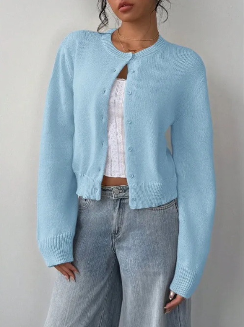 Women's knitted slim fit cardigan with long sleeves and button front