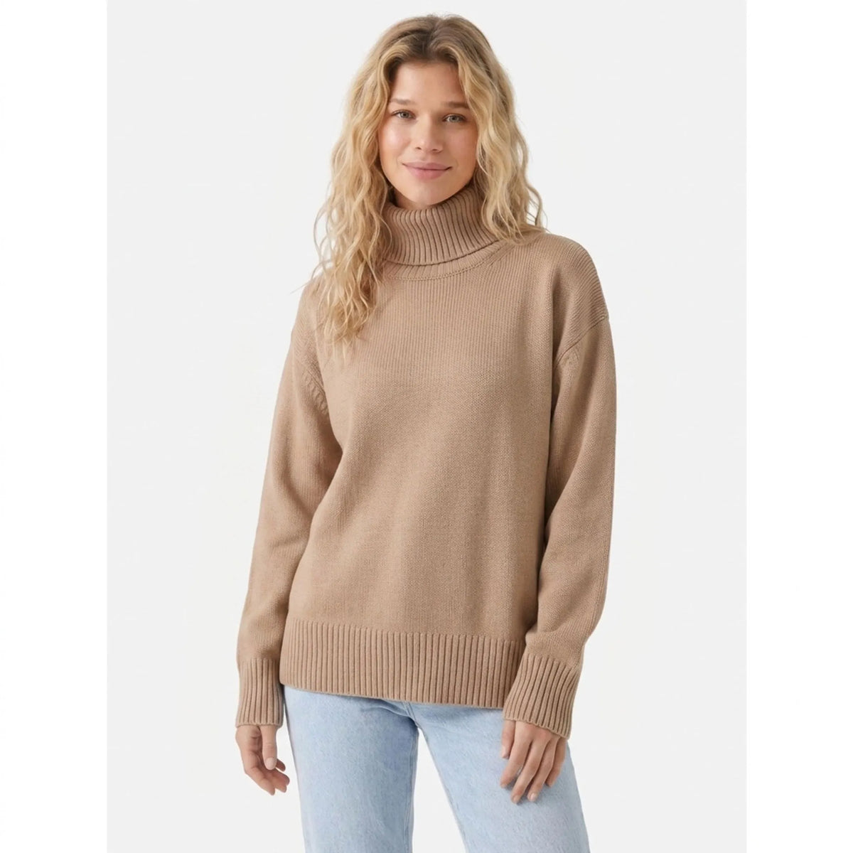 Women's oversized roll neck jumper with long sleeves and ribbed trims