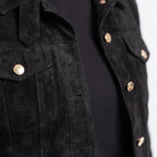 Women's cropped trucker jacket with pointed collar, long sleeves and flap chest pockets
