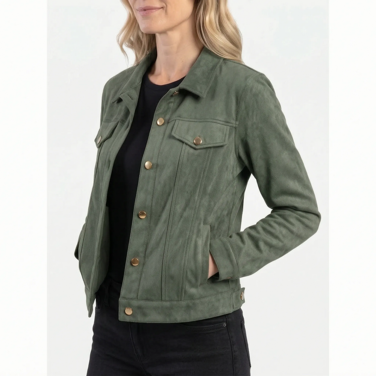 Women's cropped trucker jacket with pointed collar, long sleeves and flap chest pockets
