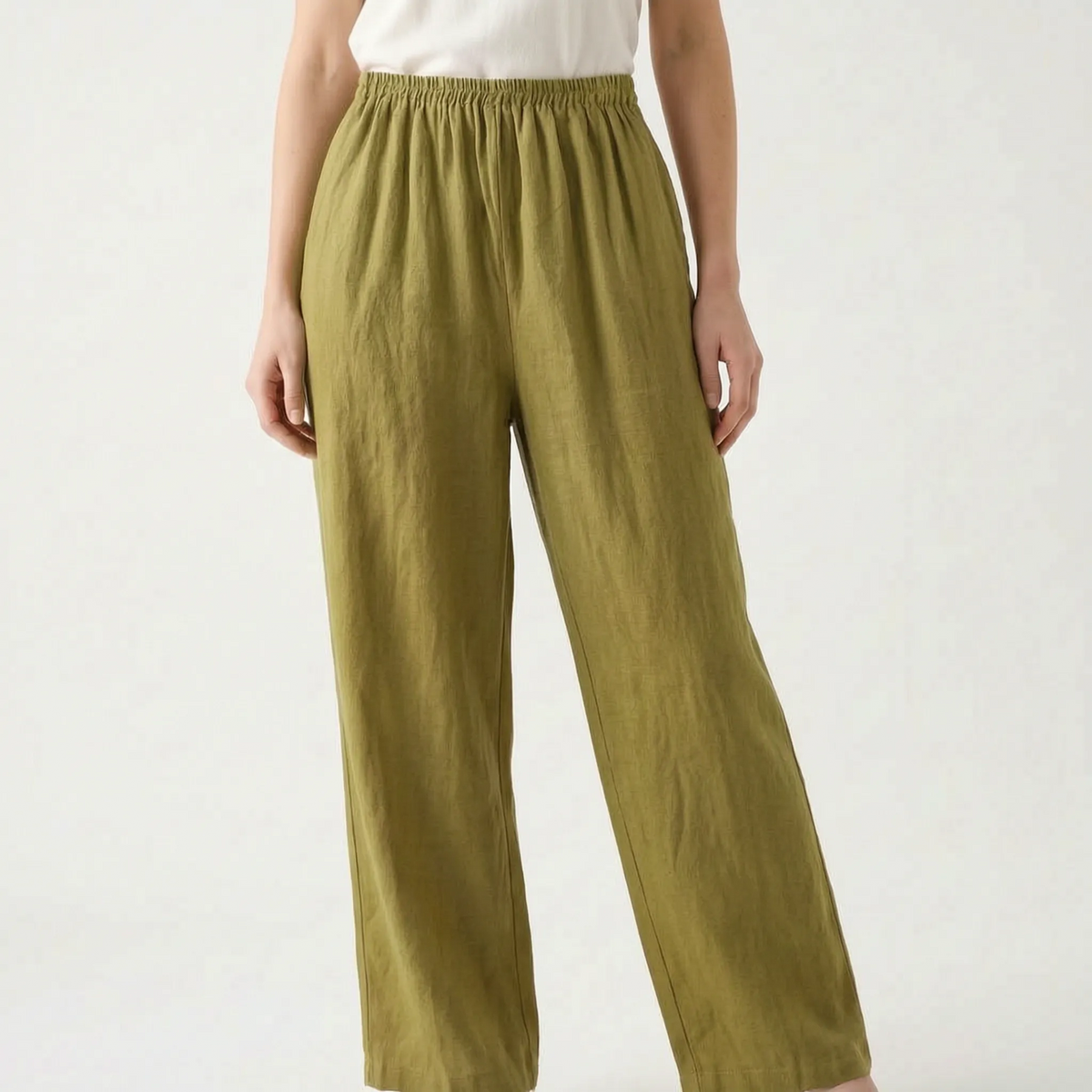 Women's wide leg trousers with elasticated waistband and side pockets