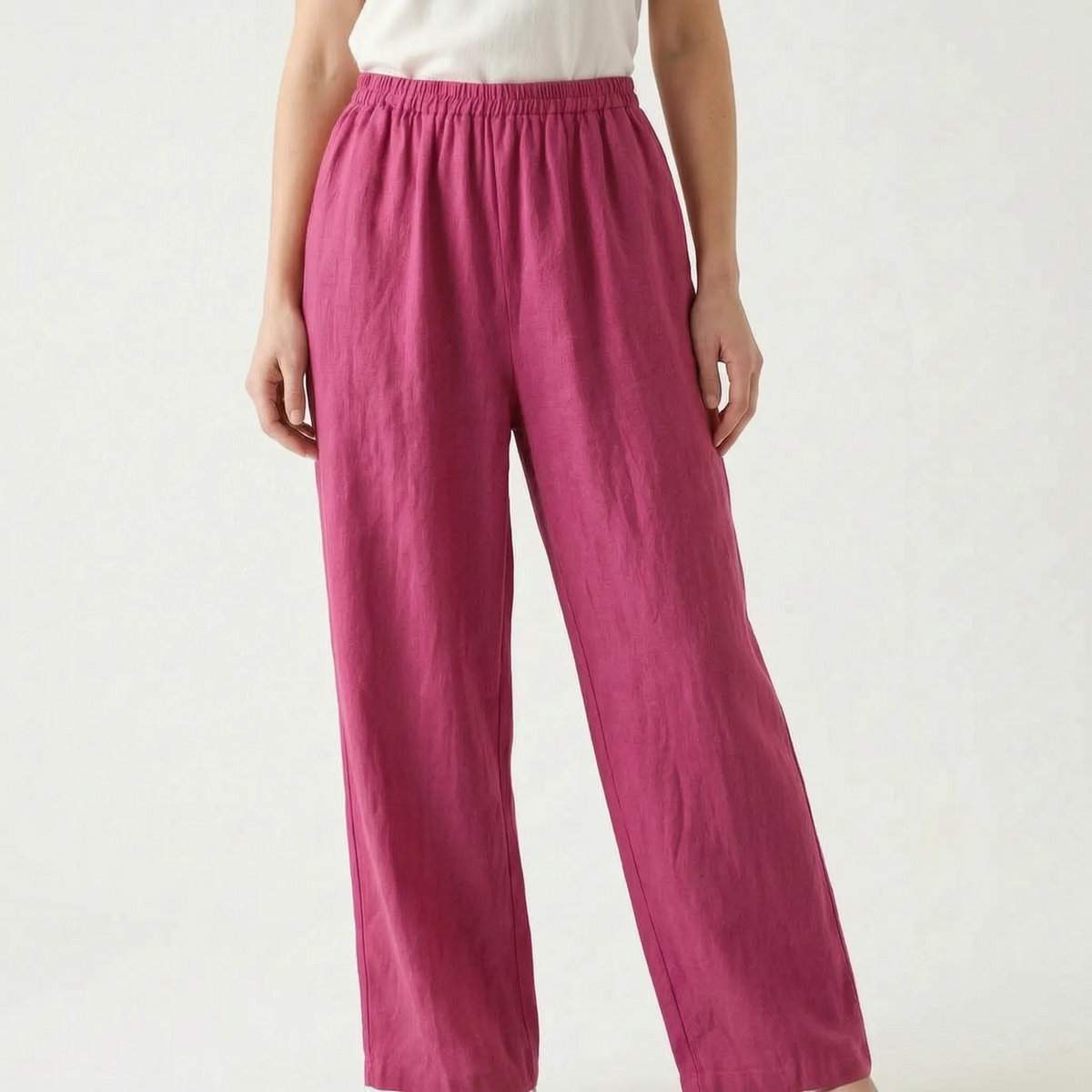 Women's wide leg trousers with elasticated waistband and side pockets