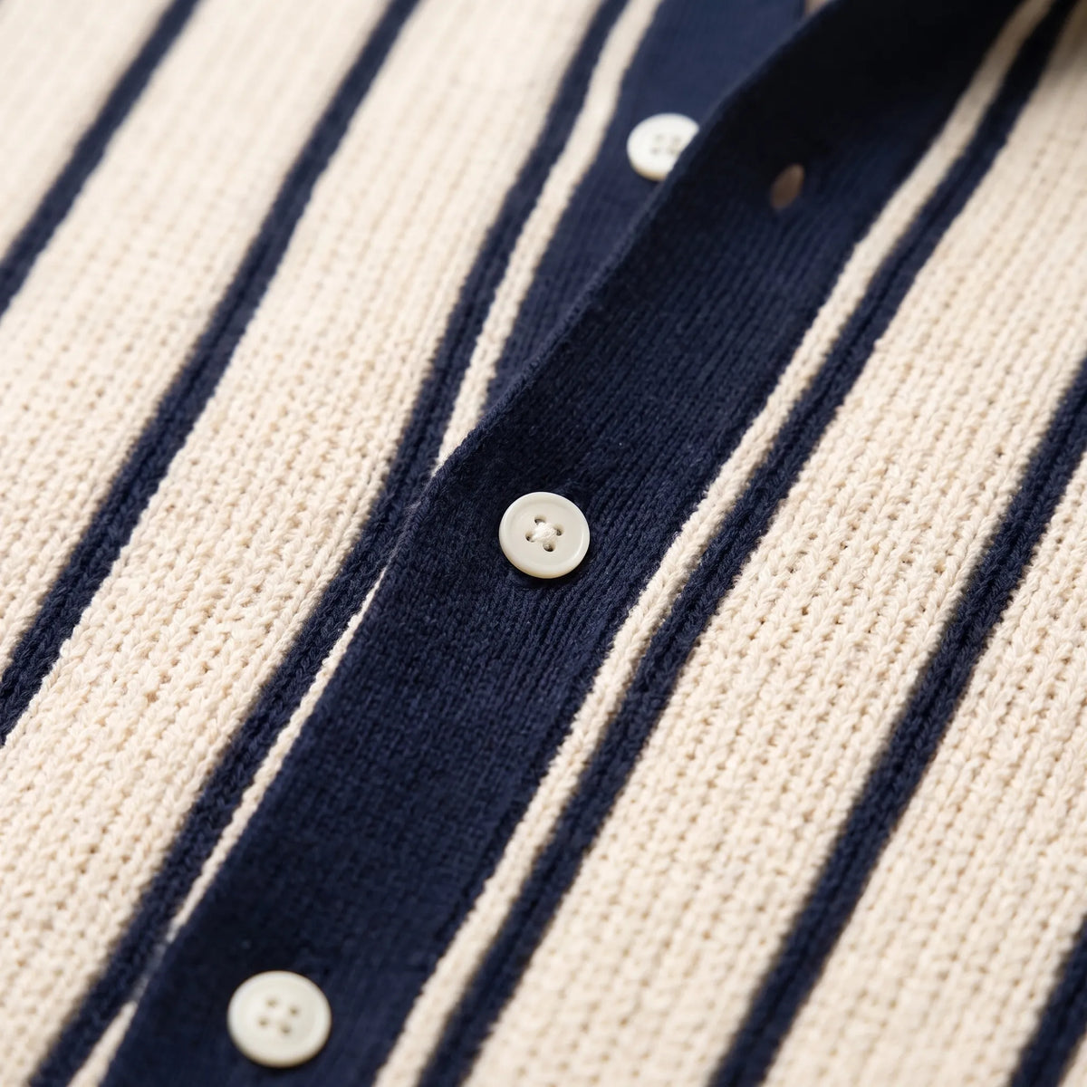 Men's striped knitted polo shirt with short sleeves and button front