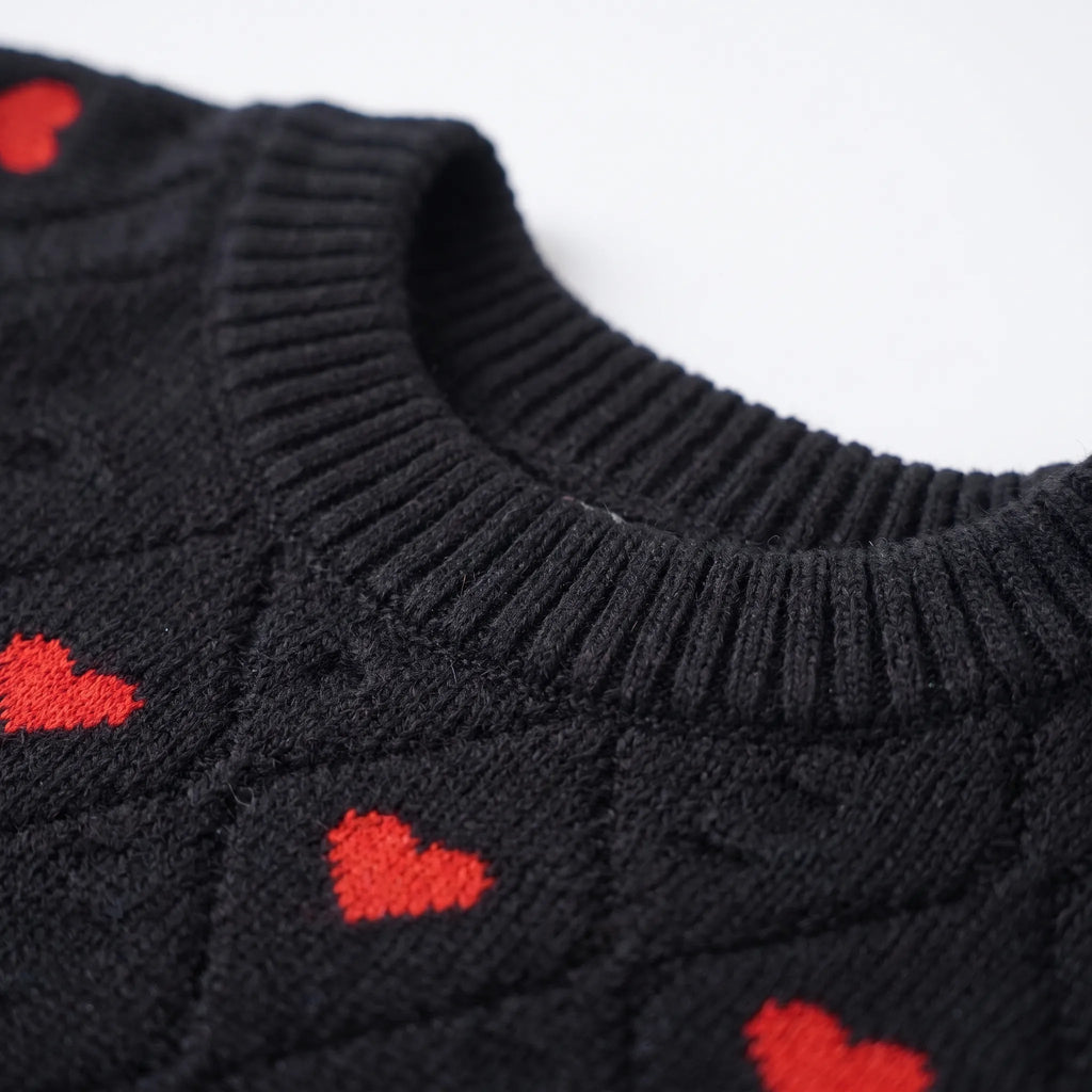 Women's textured jumper with red heart motif and diamond-knit pattern
