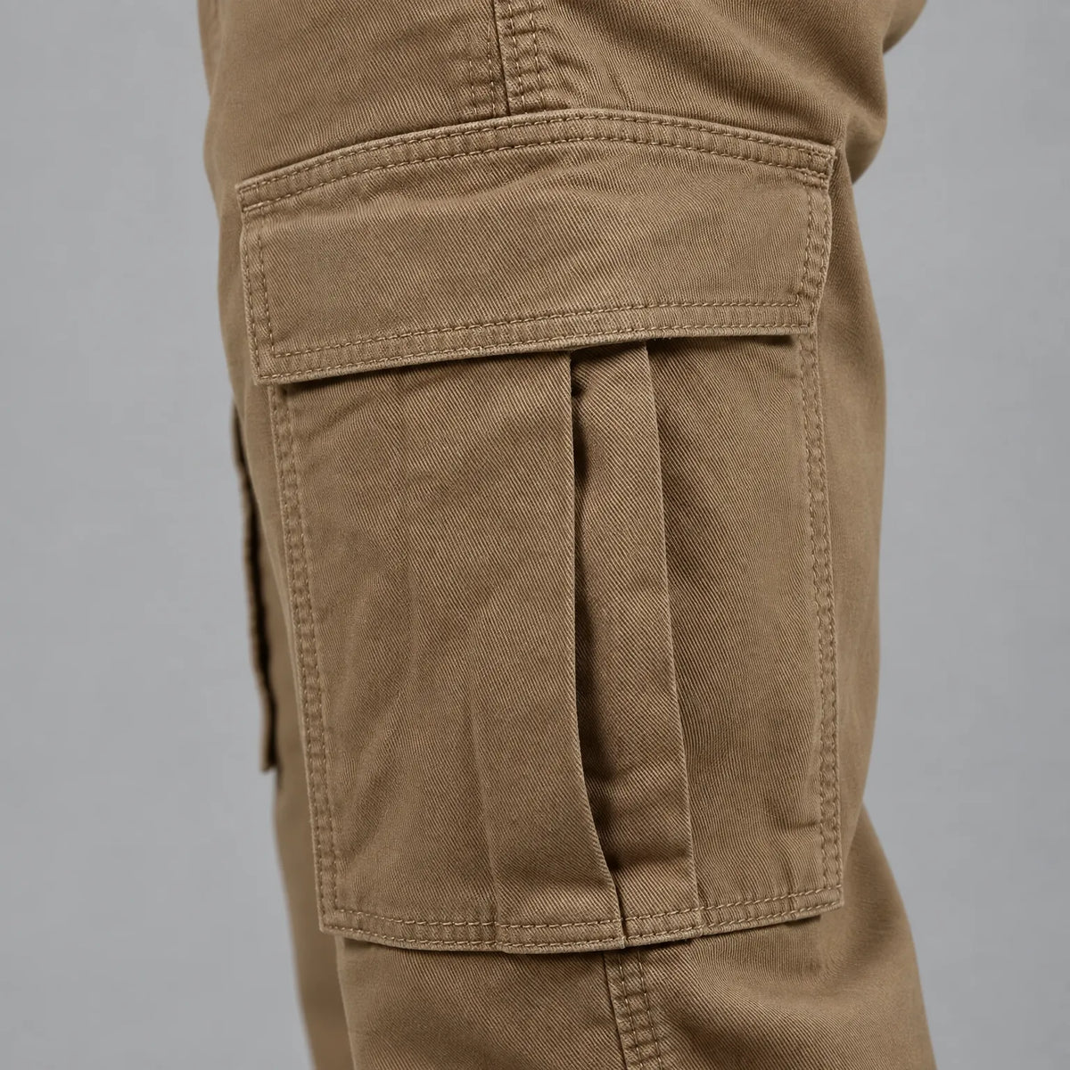 Men's relaxed fit cargo trousers with flap utility pockets and straight full-length legs