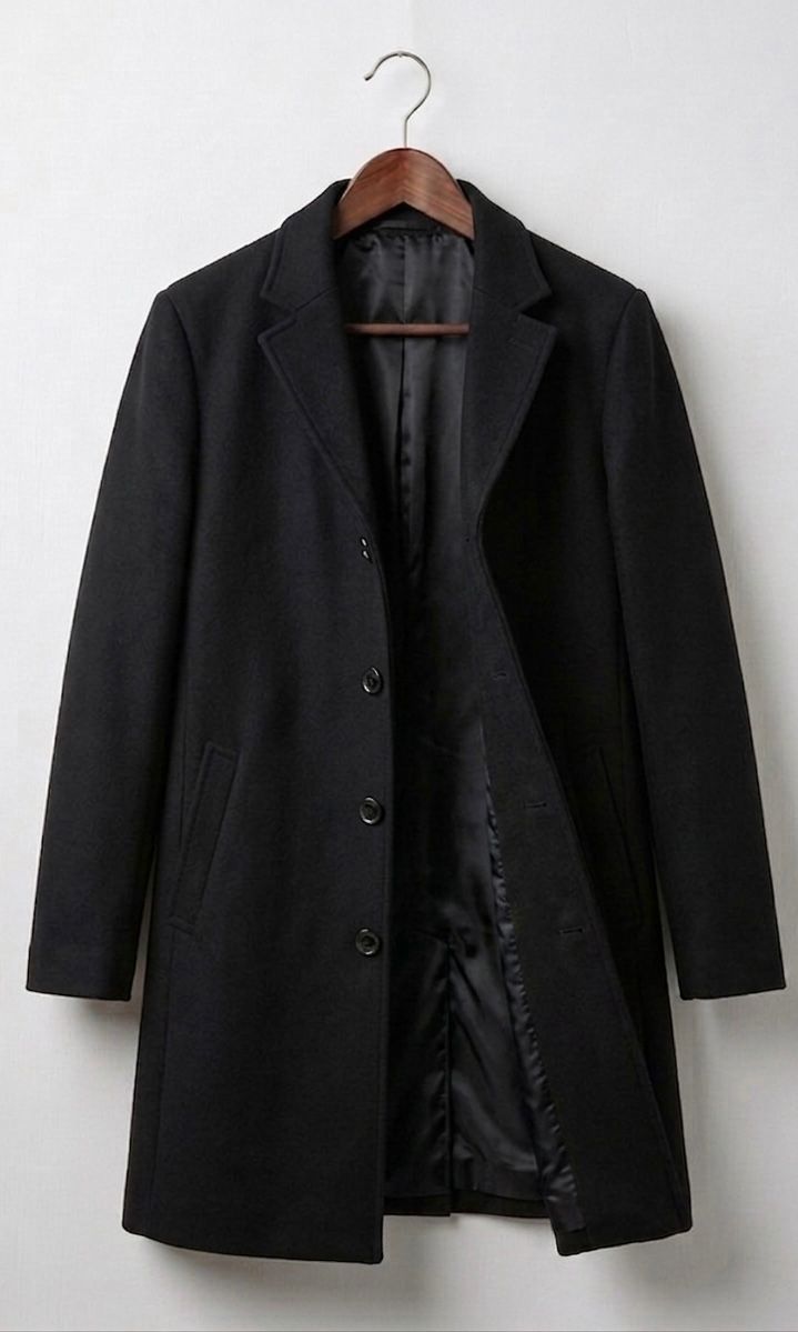 Women's long tailored coat with notched lapels, button front and welt pockets