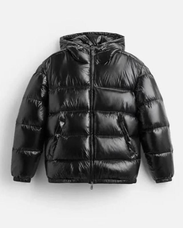 Men's hooded quilted puffer jacket with zip front and angled pockets
