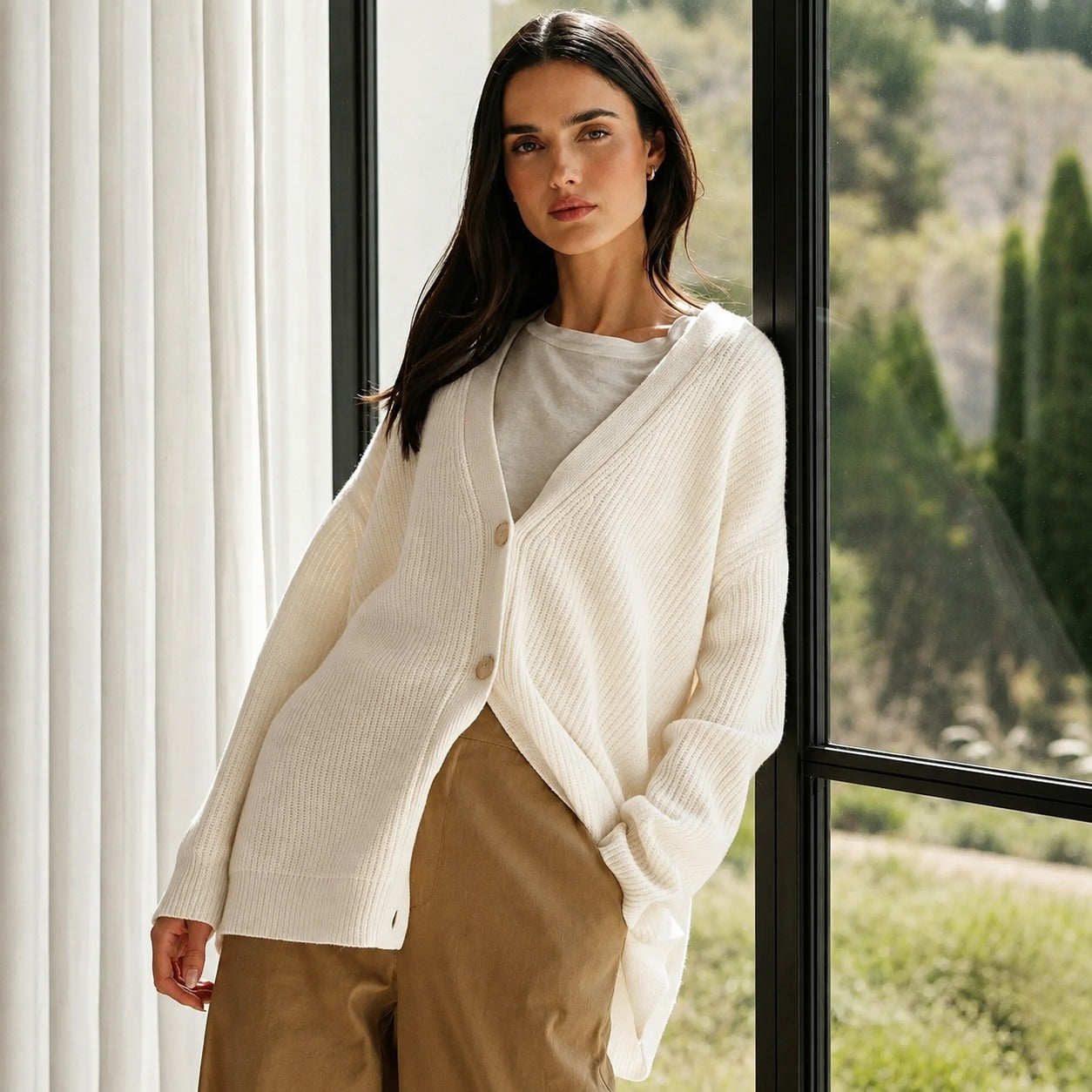 Women's oversized ribbed V-neck button cardigan with long sleeves