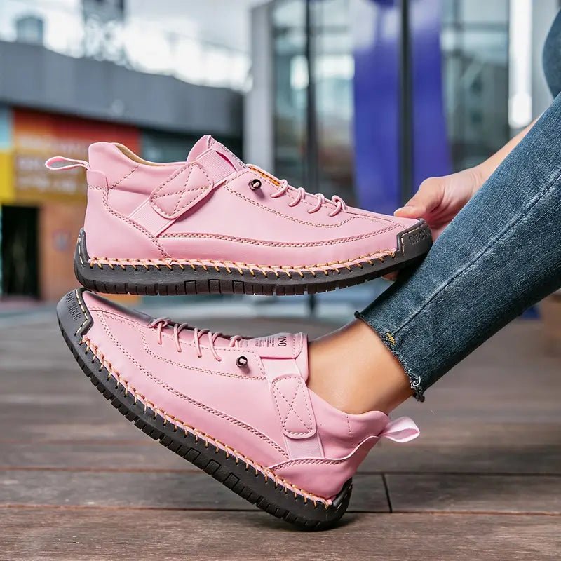 Women's ankle-height lace-up sneakers with ankle strap and flat stitched sole