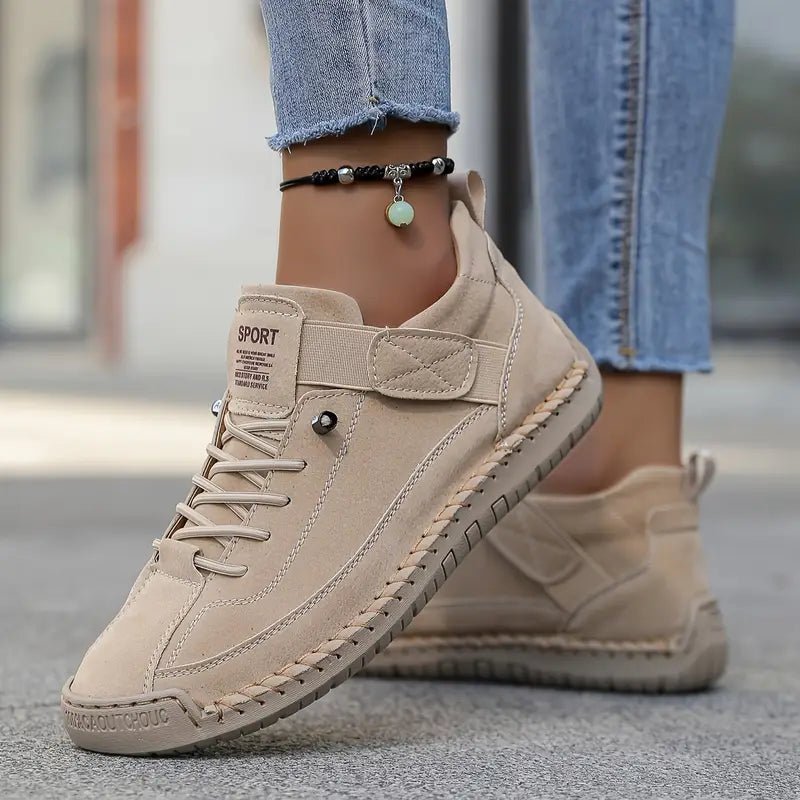 Women's ankle-height lace-up sneakers with ankle strap and flat stitched sole