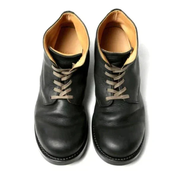 Men's lace-up ankle boots with rounded toes and low heels