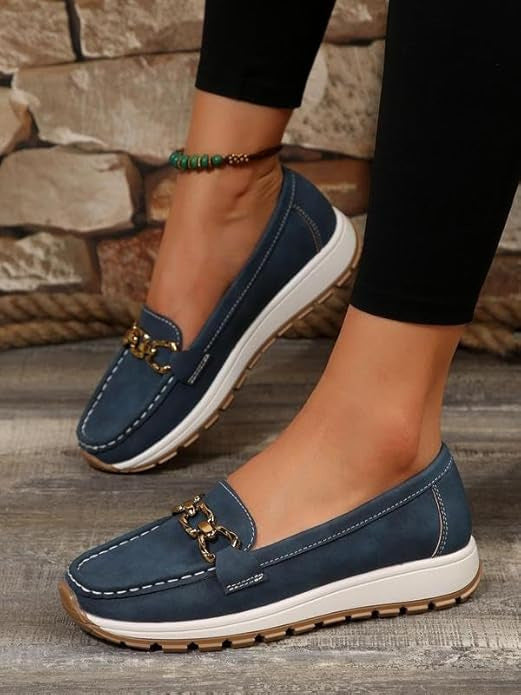 Women's flat loafers with chain buckle trim, contrast stitching and ridged soles