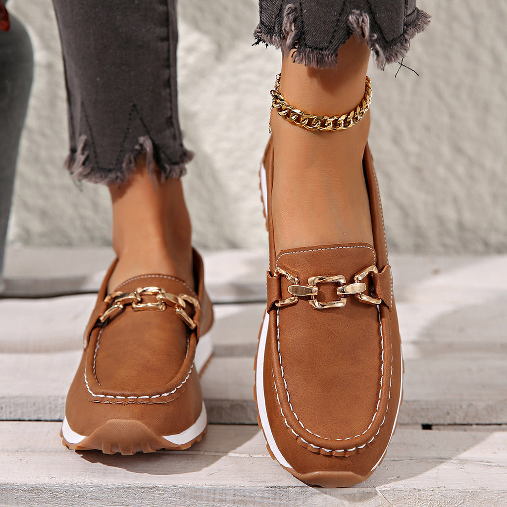 Women's flat loafers with chain buckle trim, contrast stitching and ridged soles
