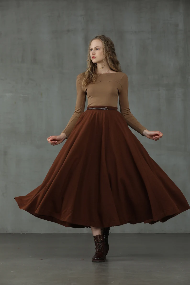 Women's full flared midi skirt with high waistband