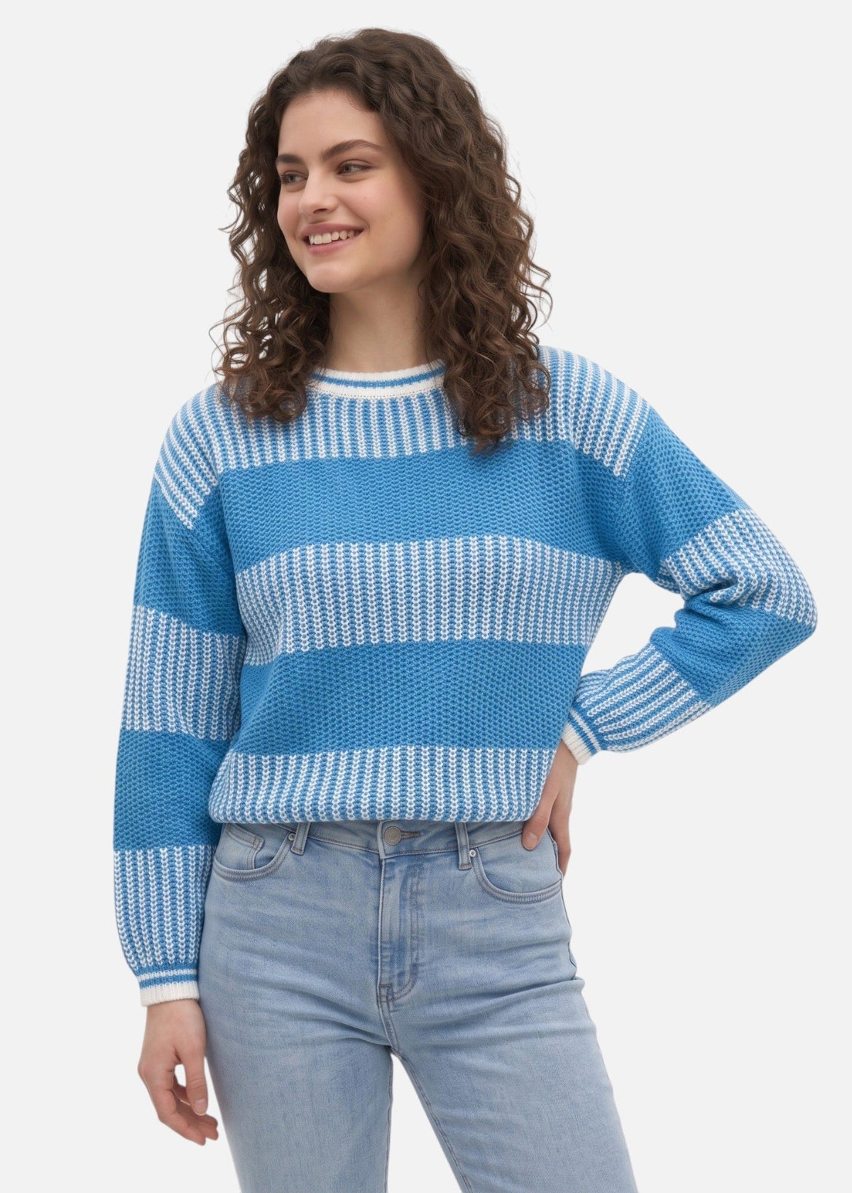 cleo-noire-pull-raye-anaelle-bleu-clair-03