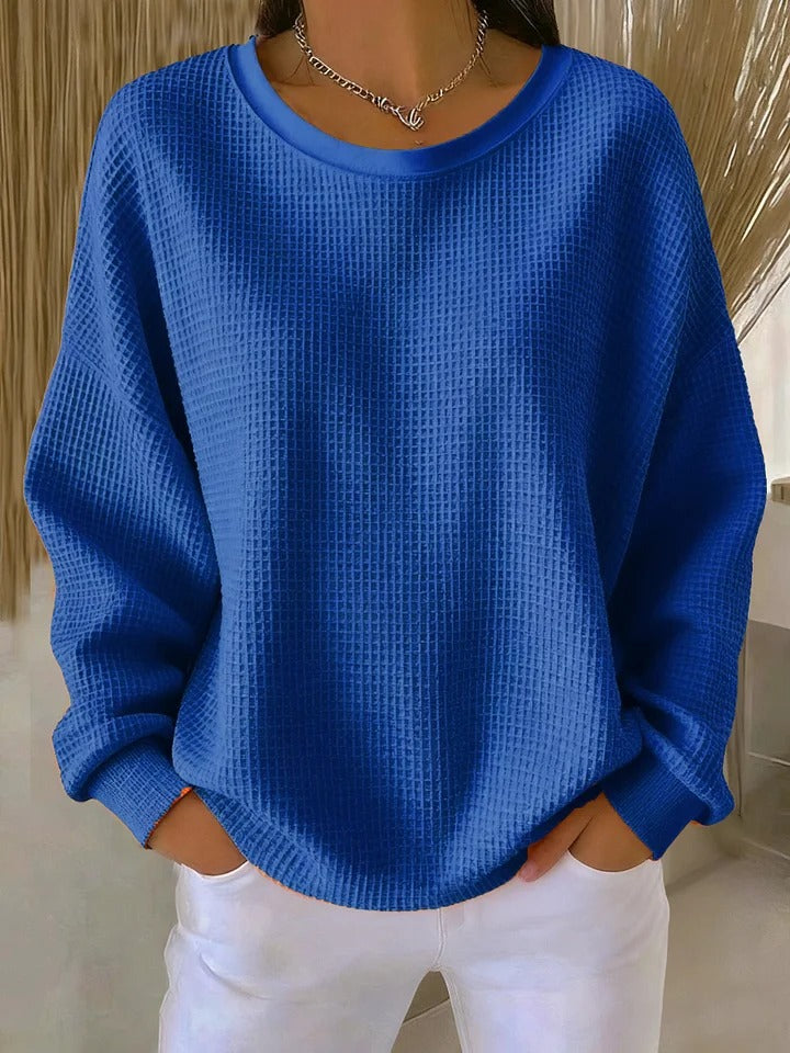 Women's oversized textured knit jumper with round neck and long sleeves