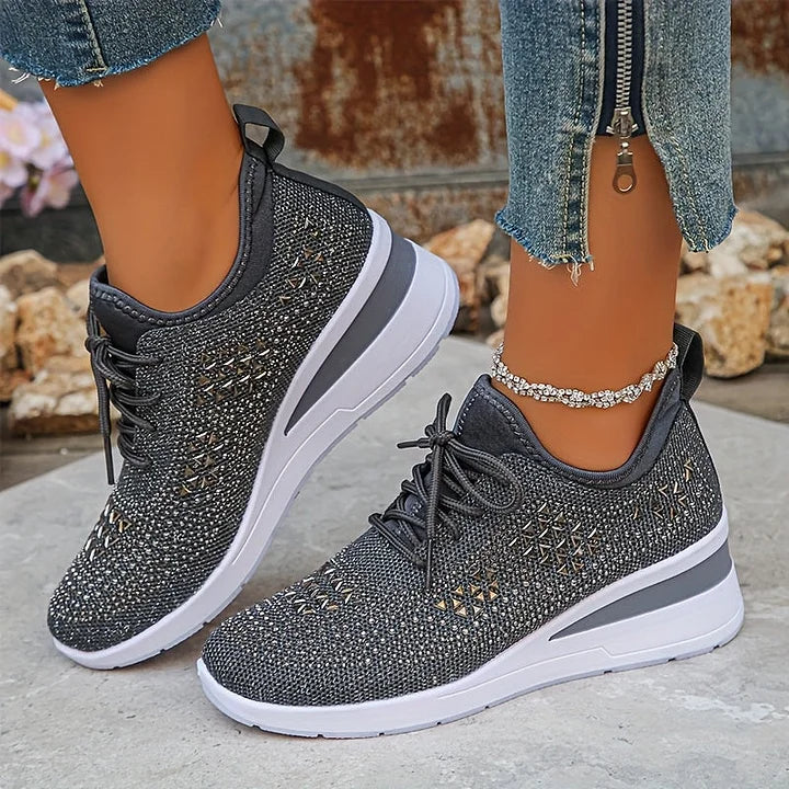Women's textured lace-up trainers with low platform soles