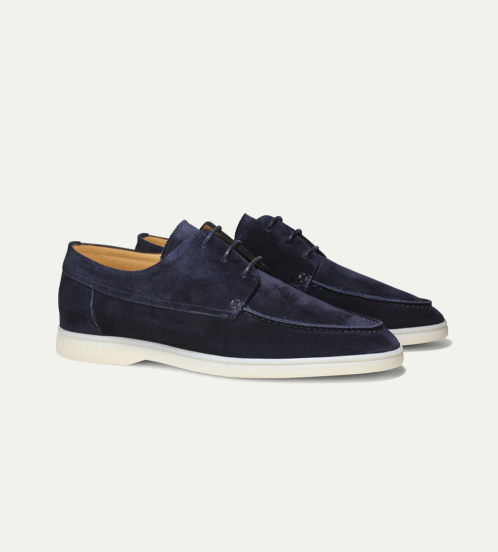 Men's lace-up moc toe derby shoes with low contrasting soles