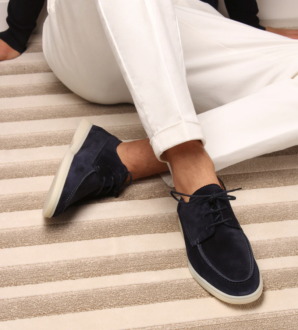 Men's lace-up moc toe derby shoes with low contrasting soles