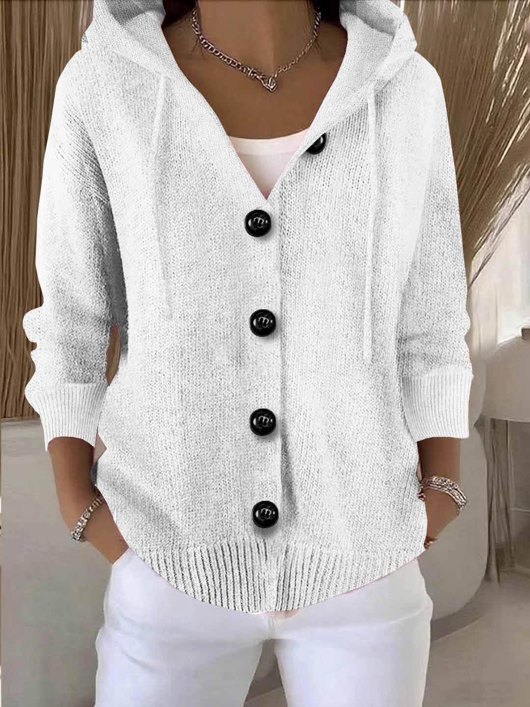 Women's hooded knitted cardigan with buttons, long sleeves and front pockets