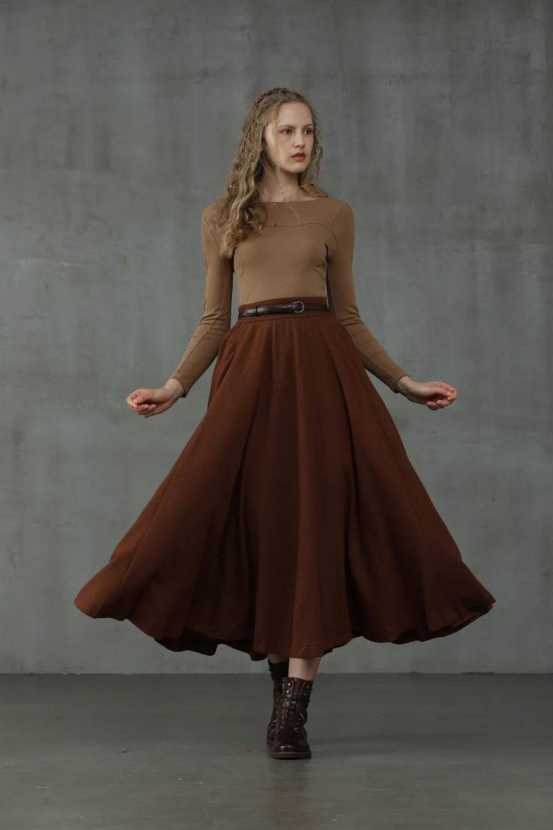 Women's full flared midi skirt with high waistband