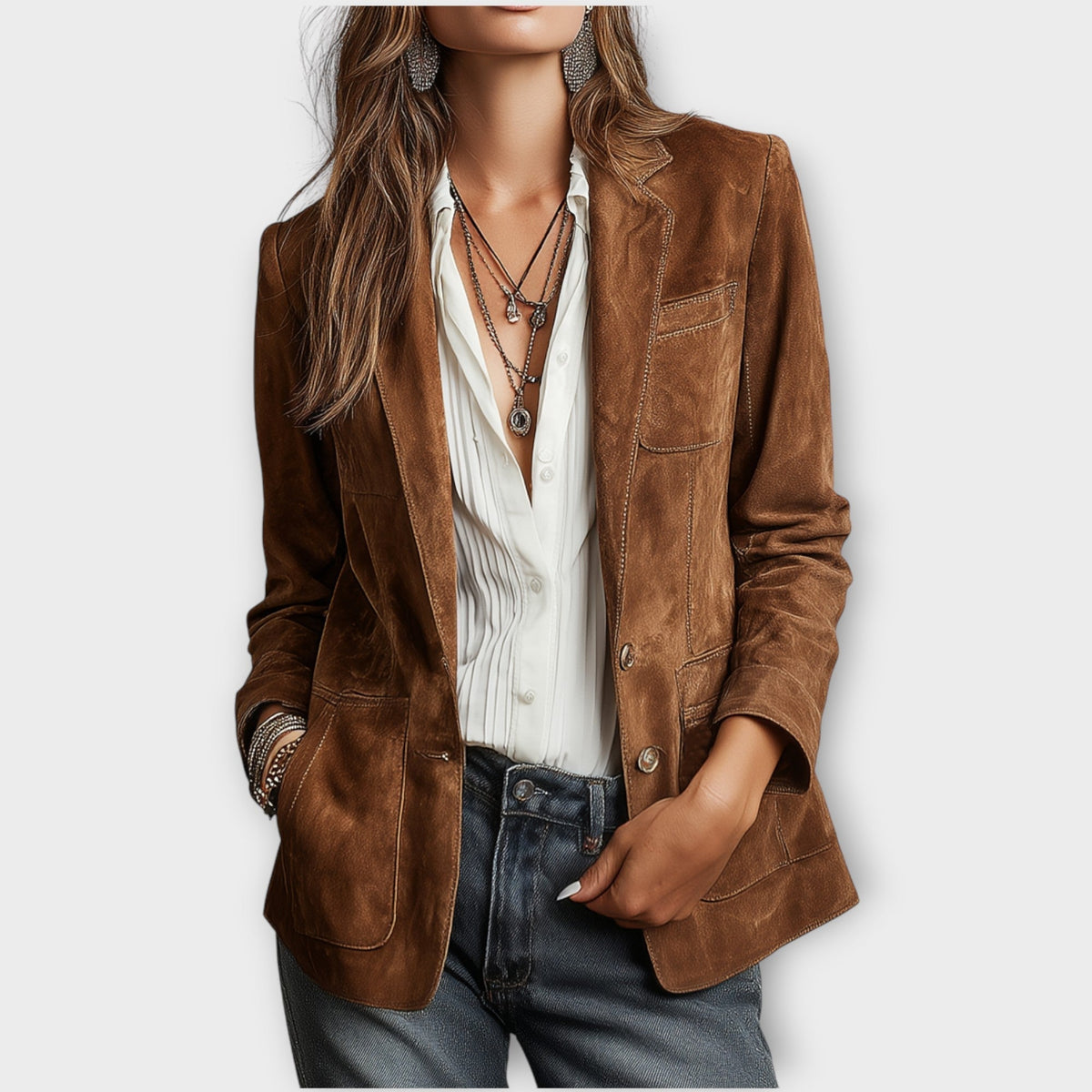 Women's vintage blazer with notched lapels, button front and patch pockets