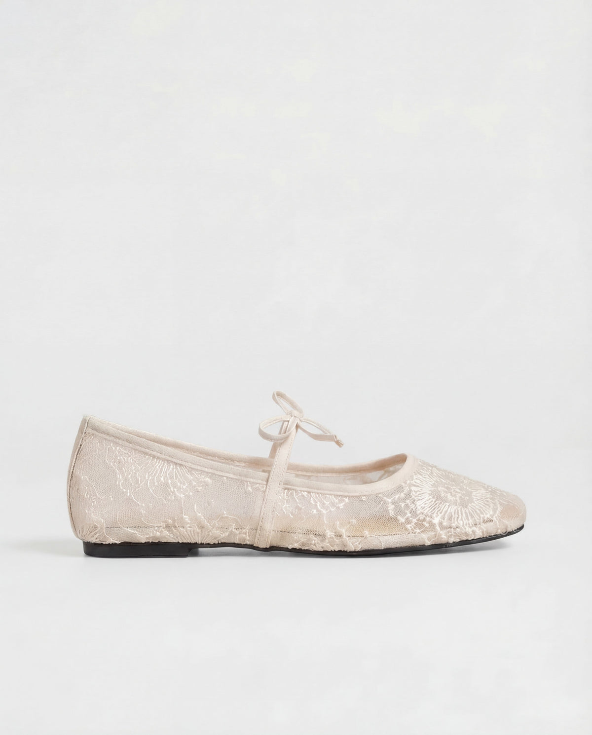 Women's white floral lace ballet flats with tie strap and round toe
