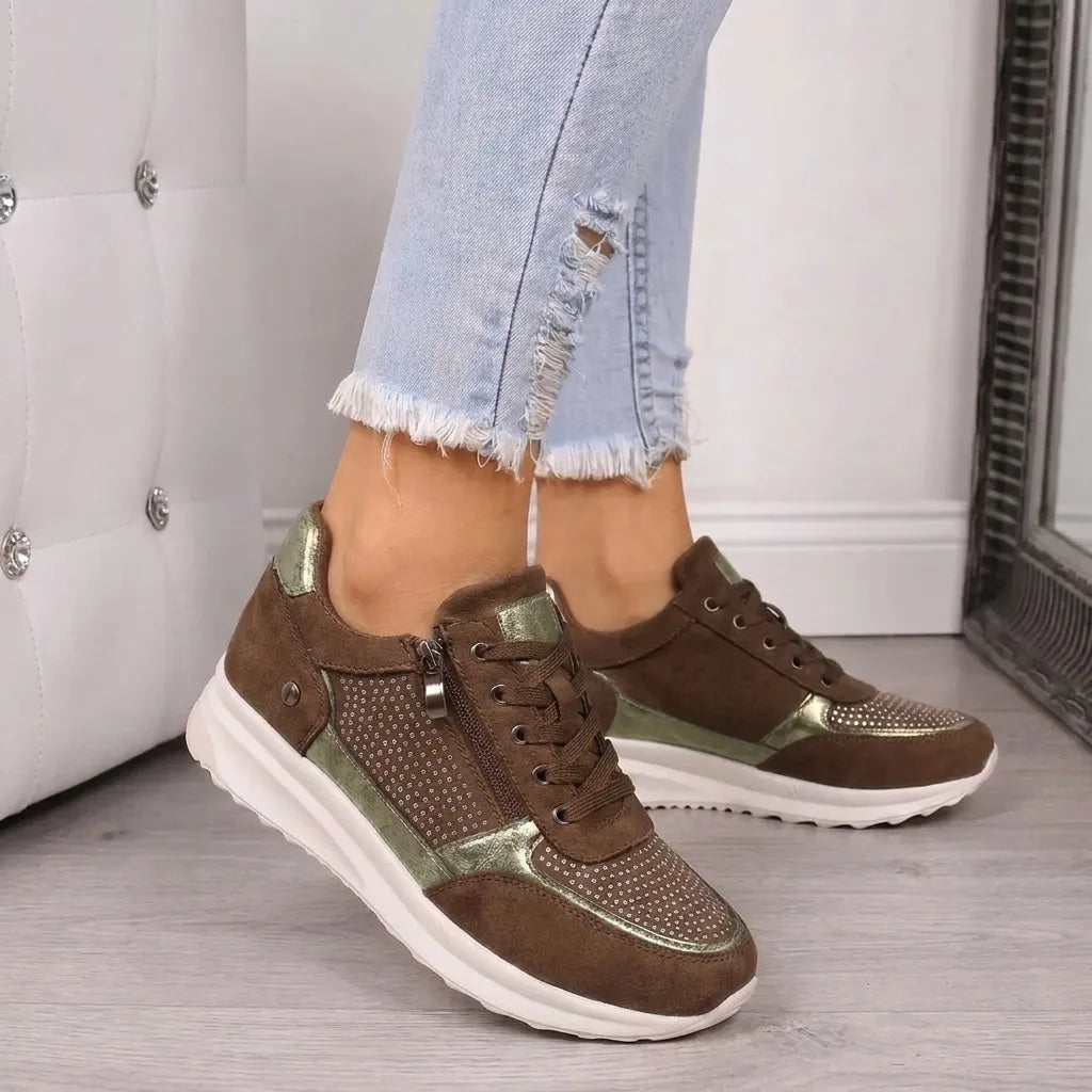 Women's low-top lace-up trainers with side zip and raised sole