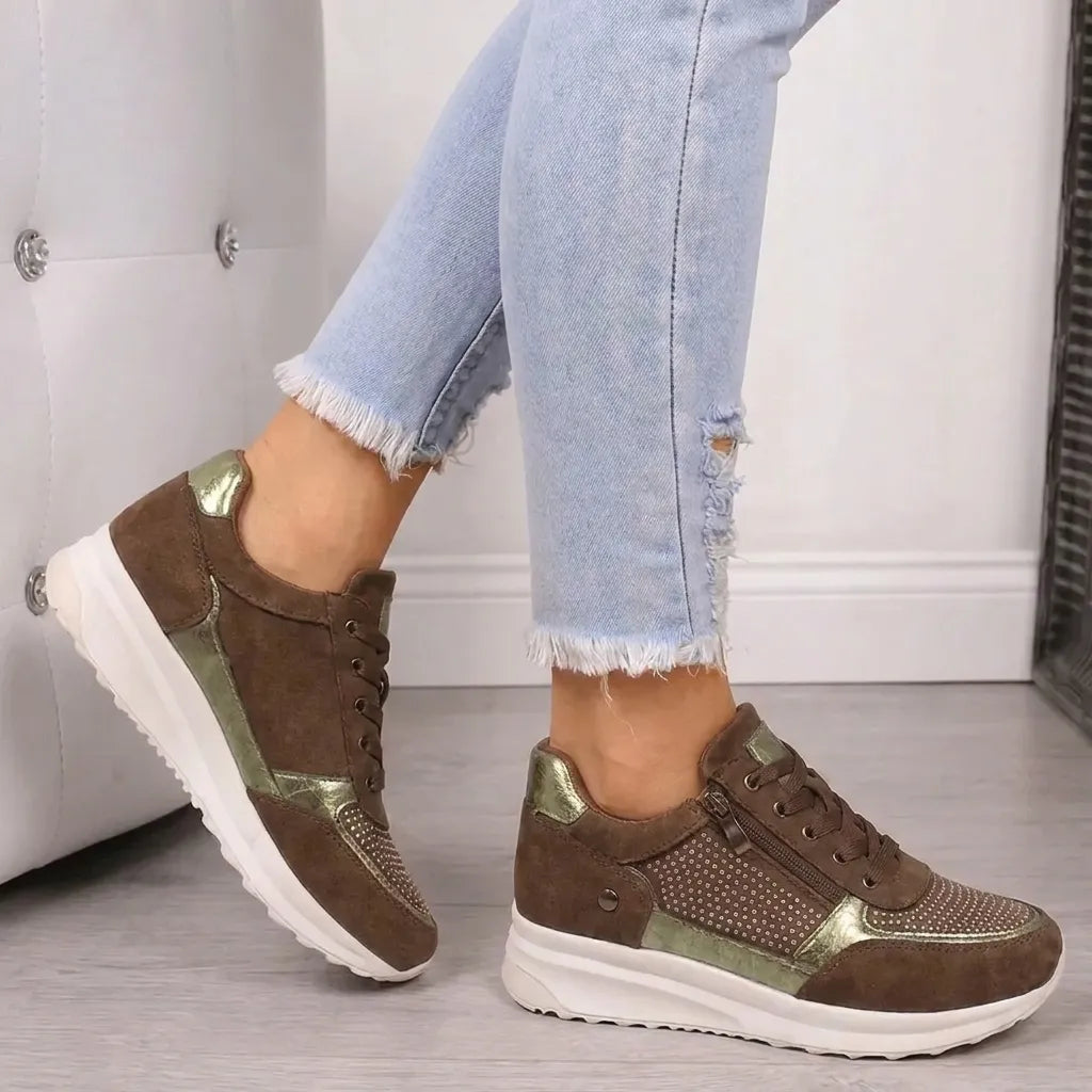 Women's low-top lace-up trainers with side zip and raised sole